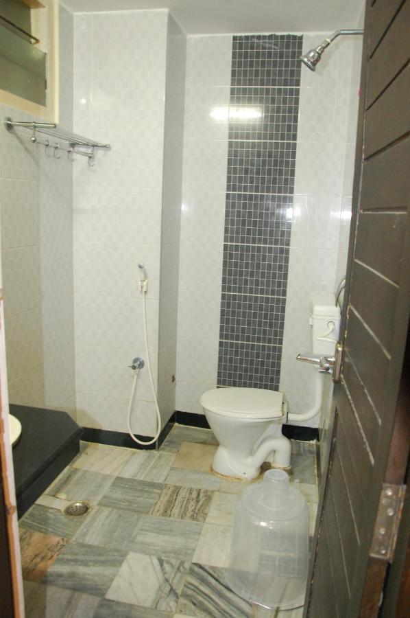 Hotel Blue Star Коимбаторе Екстериор снимка