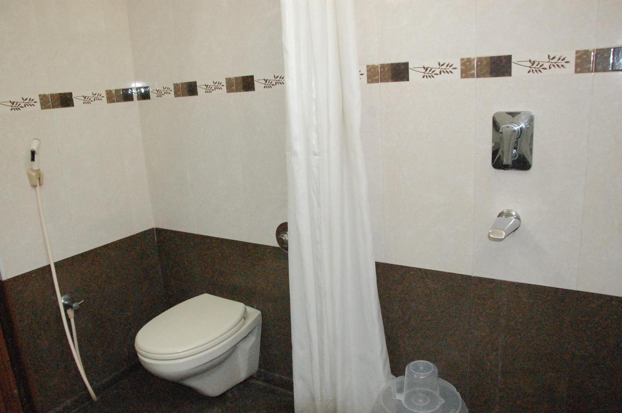 Hotel Blue Star Коимбаторе Екстериор снимка